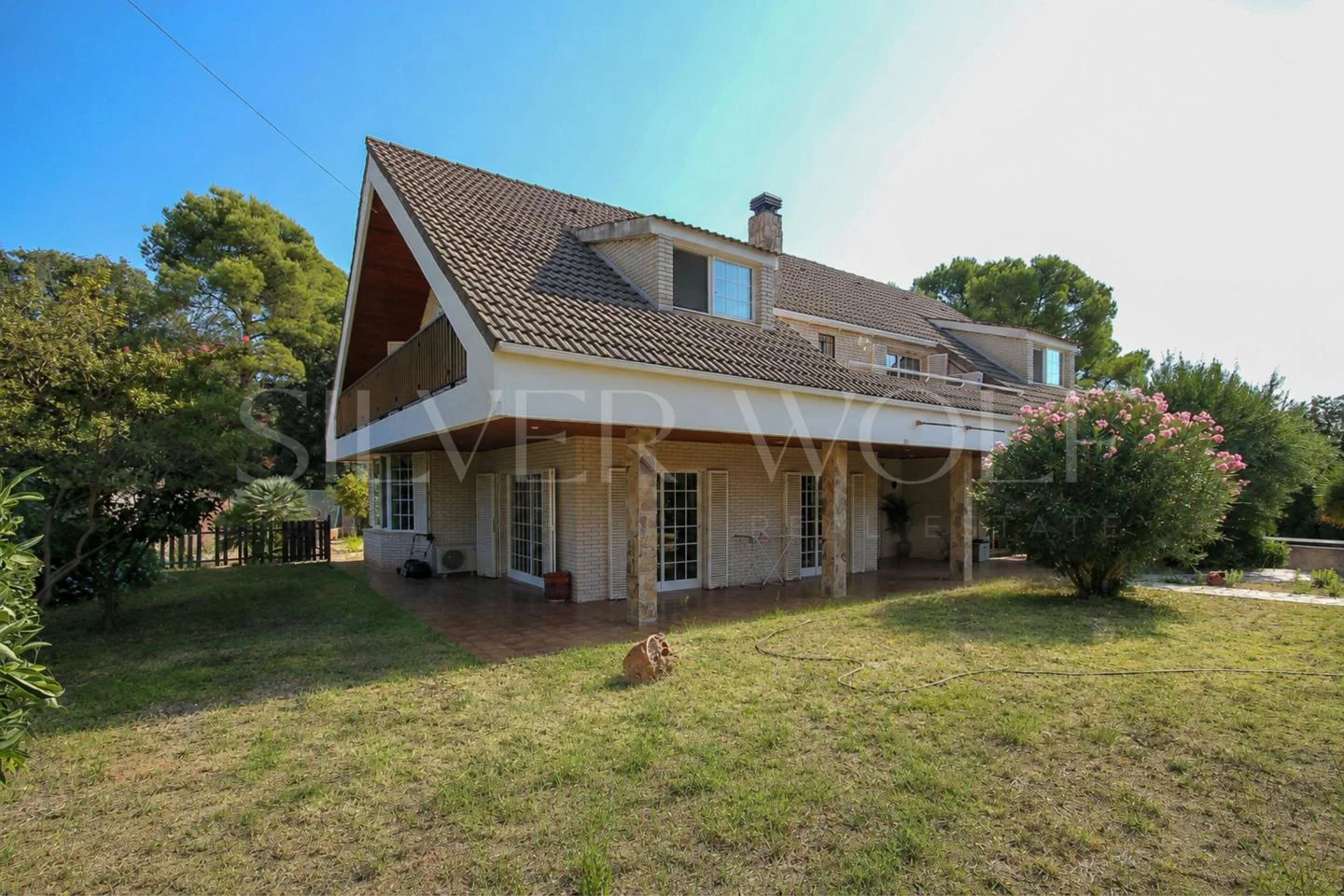 Chalet con piscina y gran parcela