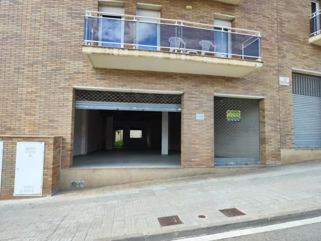 Local comercial nuevo cerca del centro de Castellbisbal