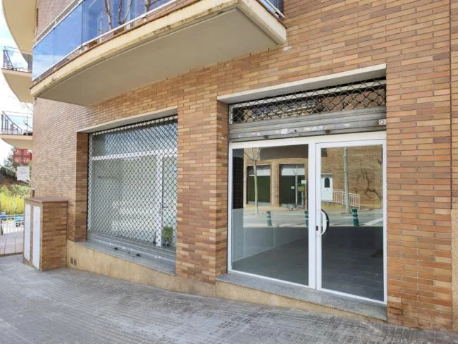 Local nuevo cerca del centro de Castellbisbal