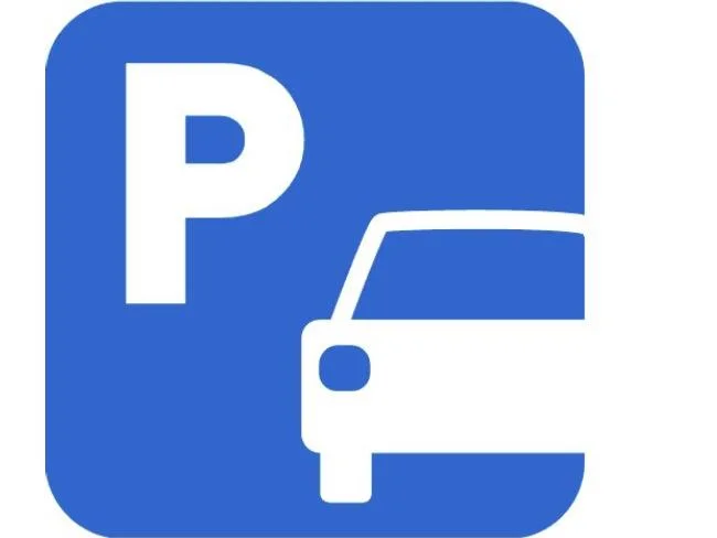 Plaza doble cerca del Ayuntamiento