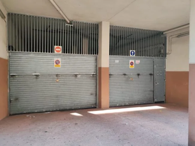 Amplia plaza para dos coches en La Gripia