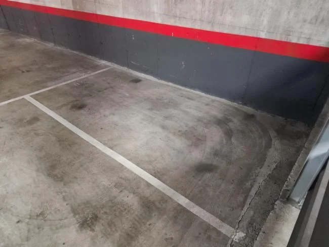 Accessible 10 m² parking space