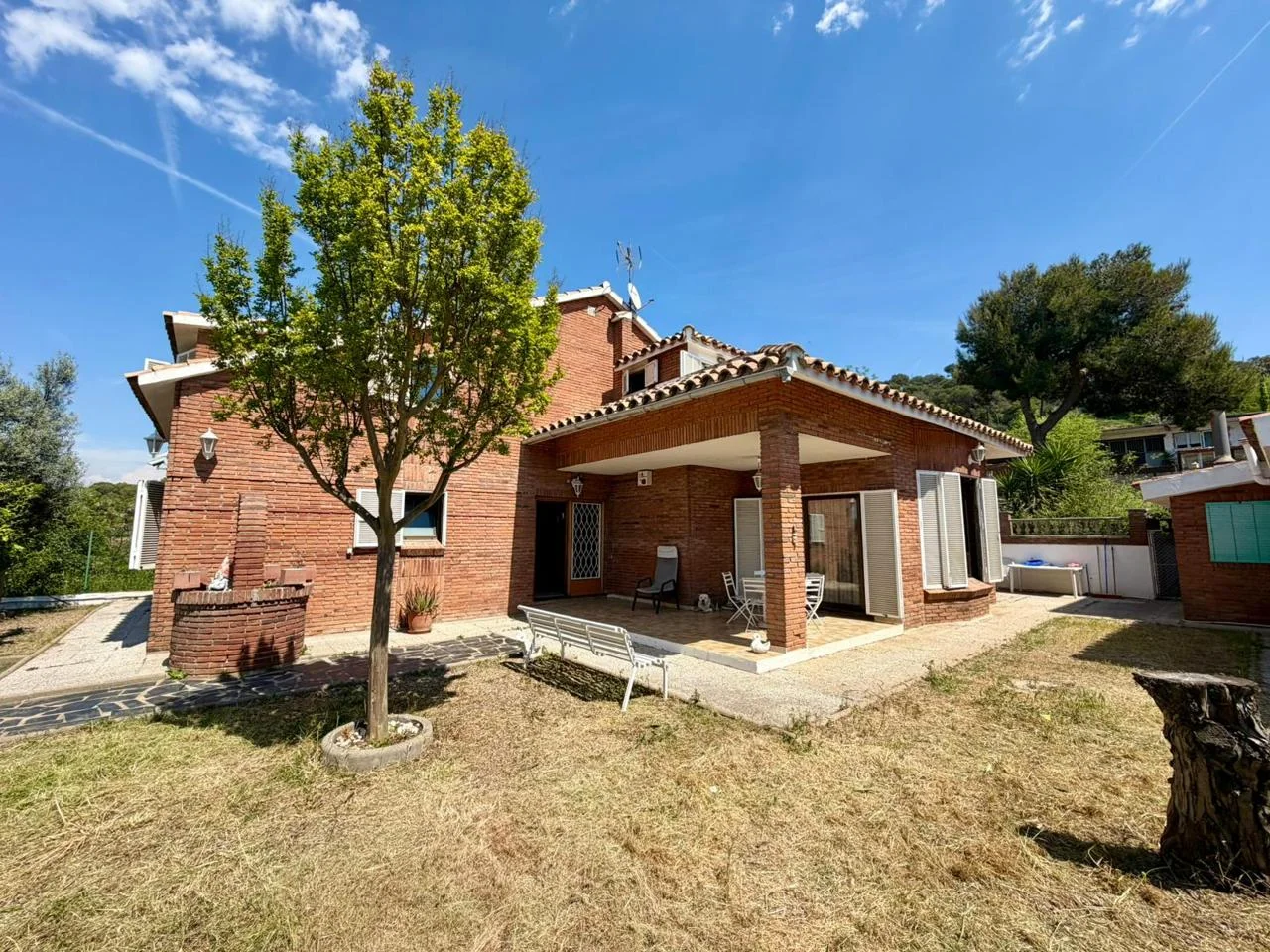 Spacious Vallensana chalet with private pool