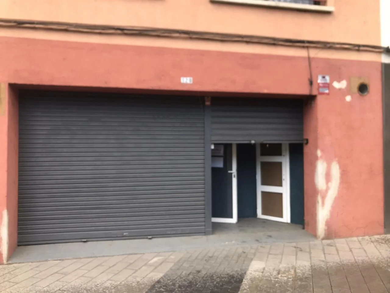 Street-front commercial unit, 110 m²