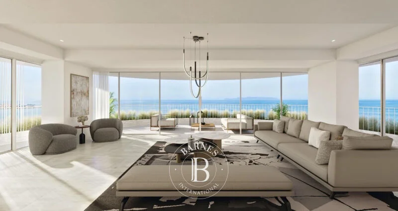 Palaio Faliro sea-view three-bed flat