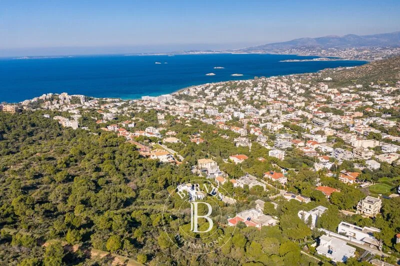 Parcela urbanizable en Saronida con vistas al golfo