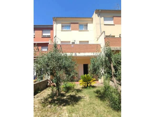 Casa cuidada en La Granada, cuatro dormitorios
