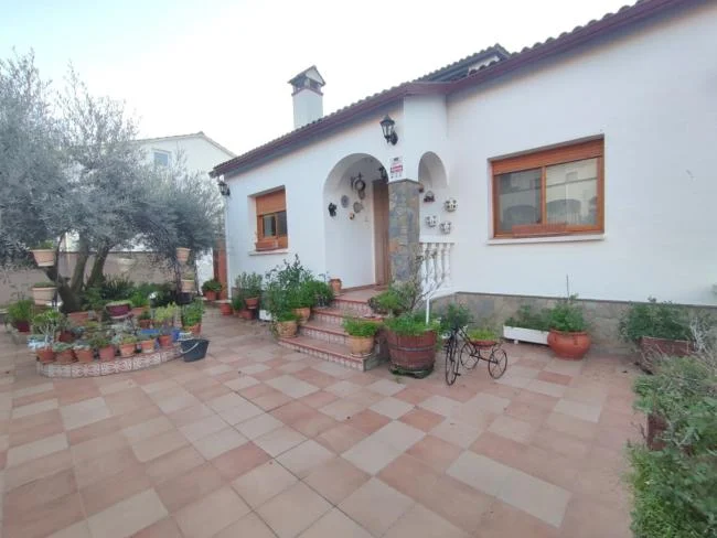 Chalet amplio con piscina privada