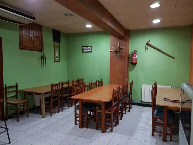 Local restaurante equipado de 150 m²