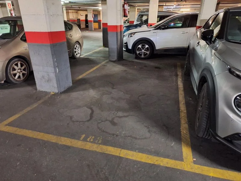 Plaza de garaje accesible de 10 m² en Barcelona