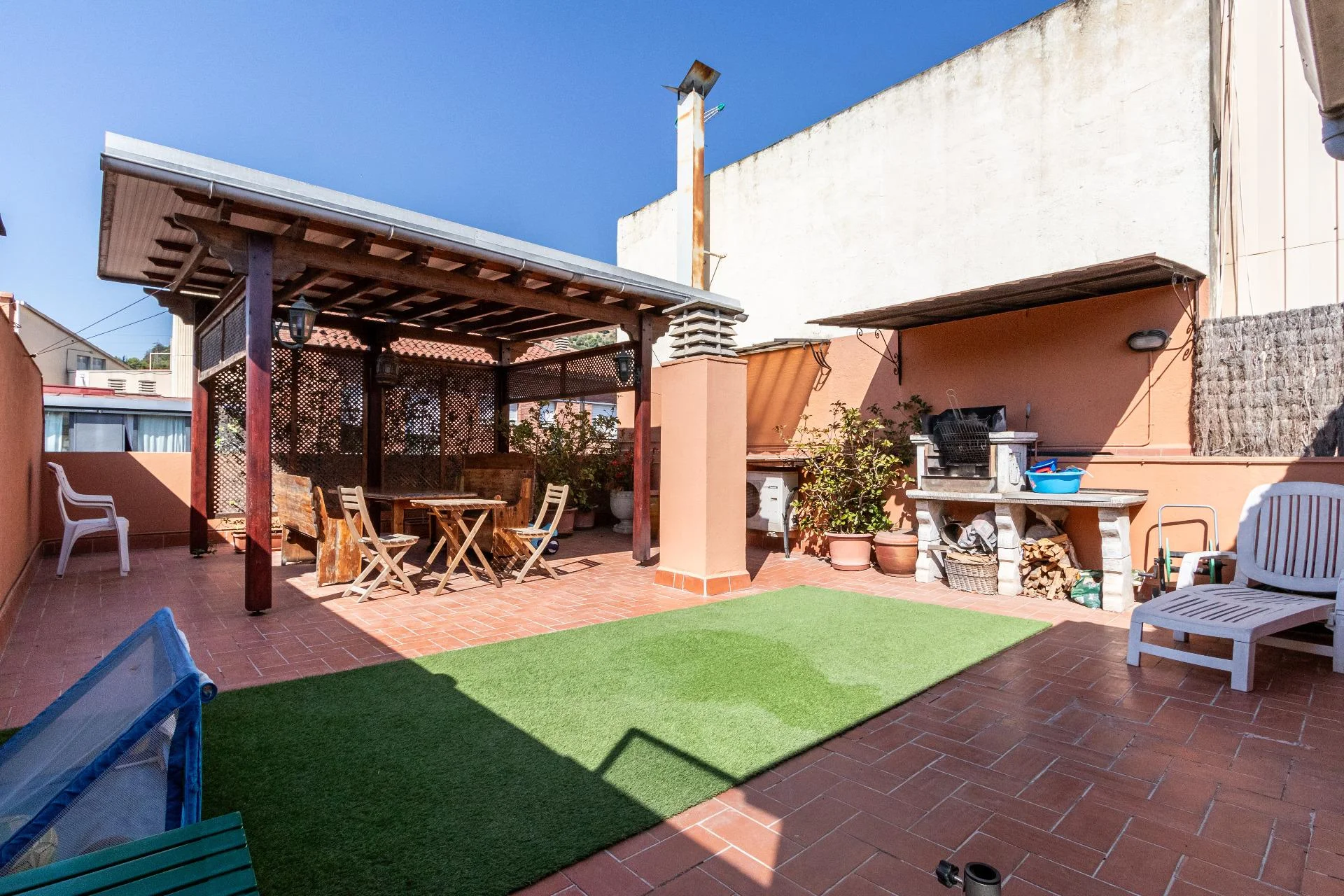 Three-bedroom penthouse with two terraces