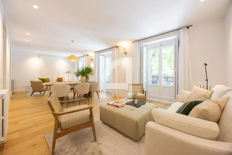 Piso reformado en Recoletos, 3 suites