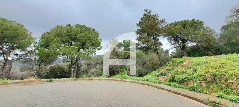 Parcela urbana junto a Collserola, 1.166 m²