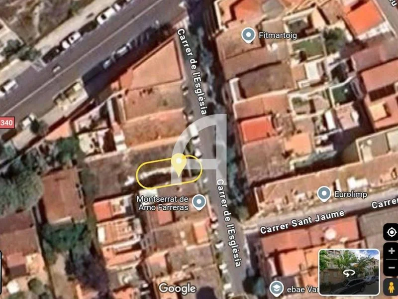 Parcela céntrica en Vallirana, 122 m²