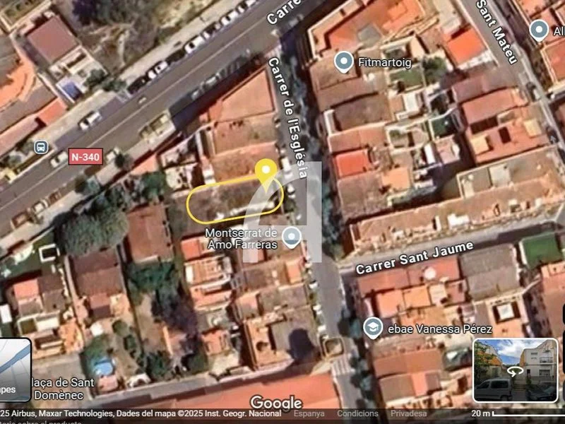 Parcela urbanizable céntrica en Vallirana, 122 m²