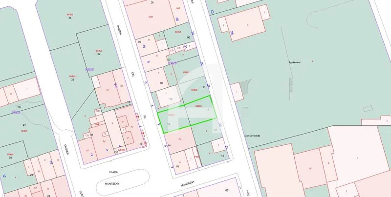 Parcela céntrica edificable de 274 m²