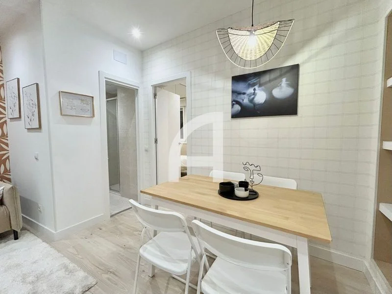 Central Madrid flat, 2-bedroom investment