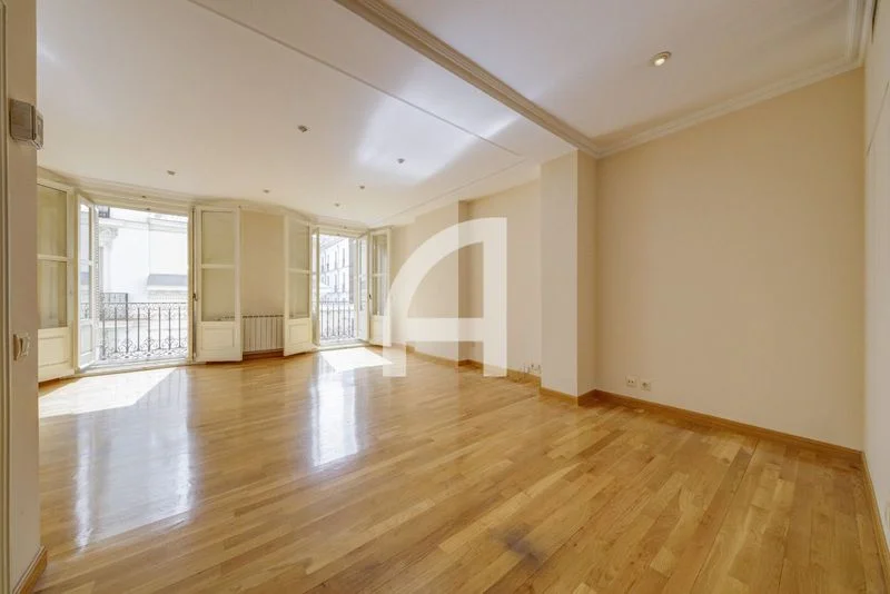 Piso en Salamanca con dos balcones