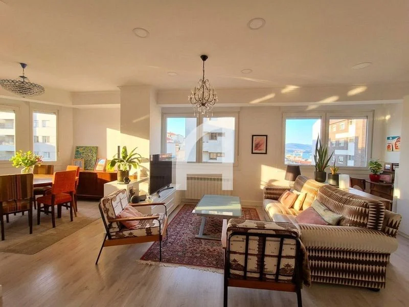 Piso reformado en el centro de Vigo, 118 m²