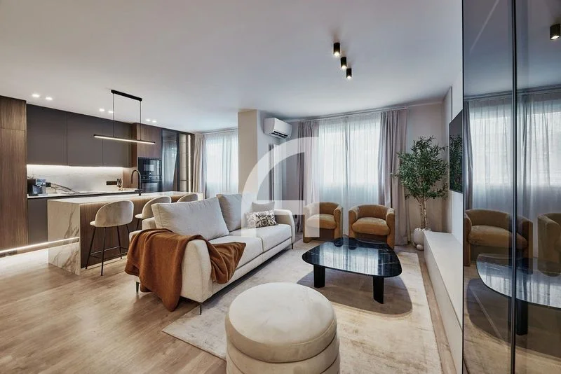 Reformed Salamanca flat, three bedrooms