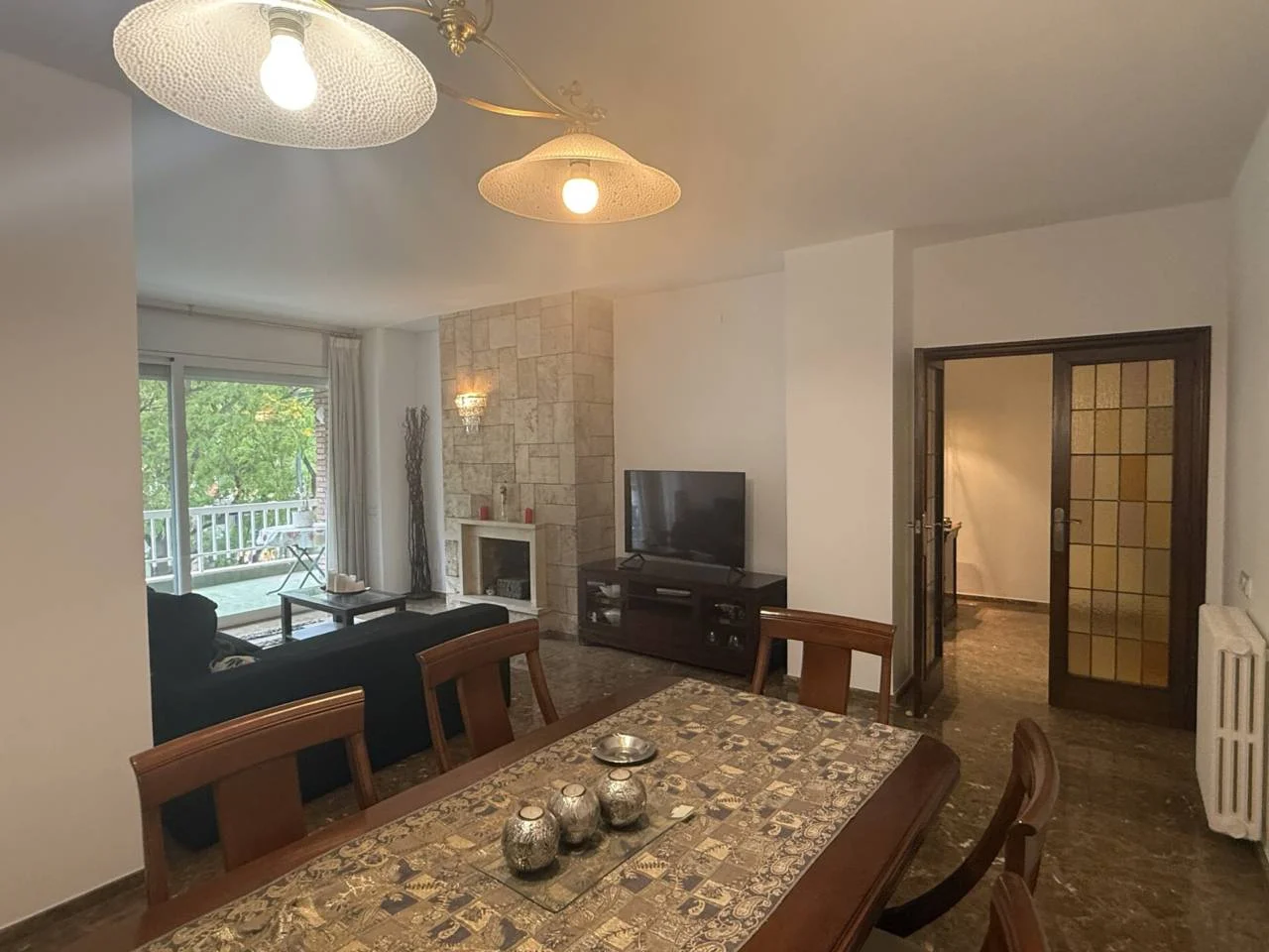 Five-bedroom heated flat with utility room