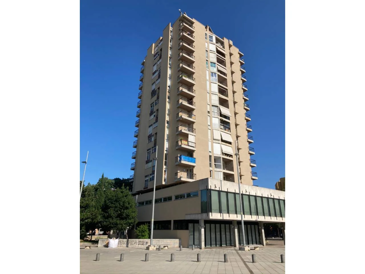 Despacho céntrico en Girona con vistas