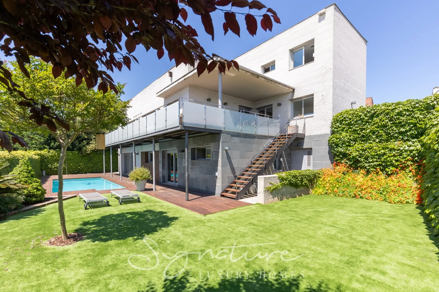Five-bedroom villa in Can Mates