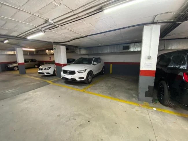 Two central parking spaces, 12 m²