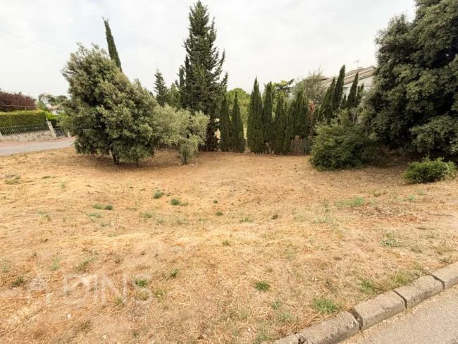 682 m² buildable plot in Caldes