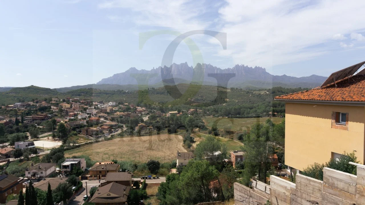 South-facing plot with Montserrat views