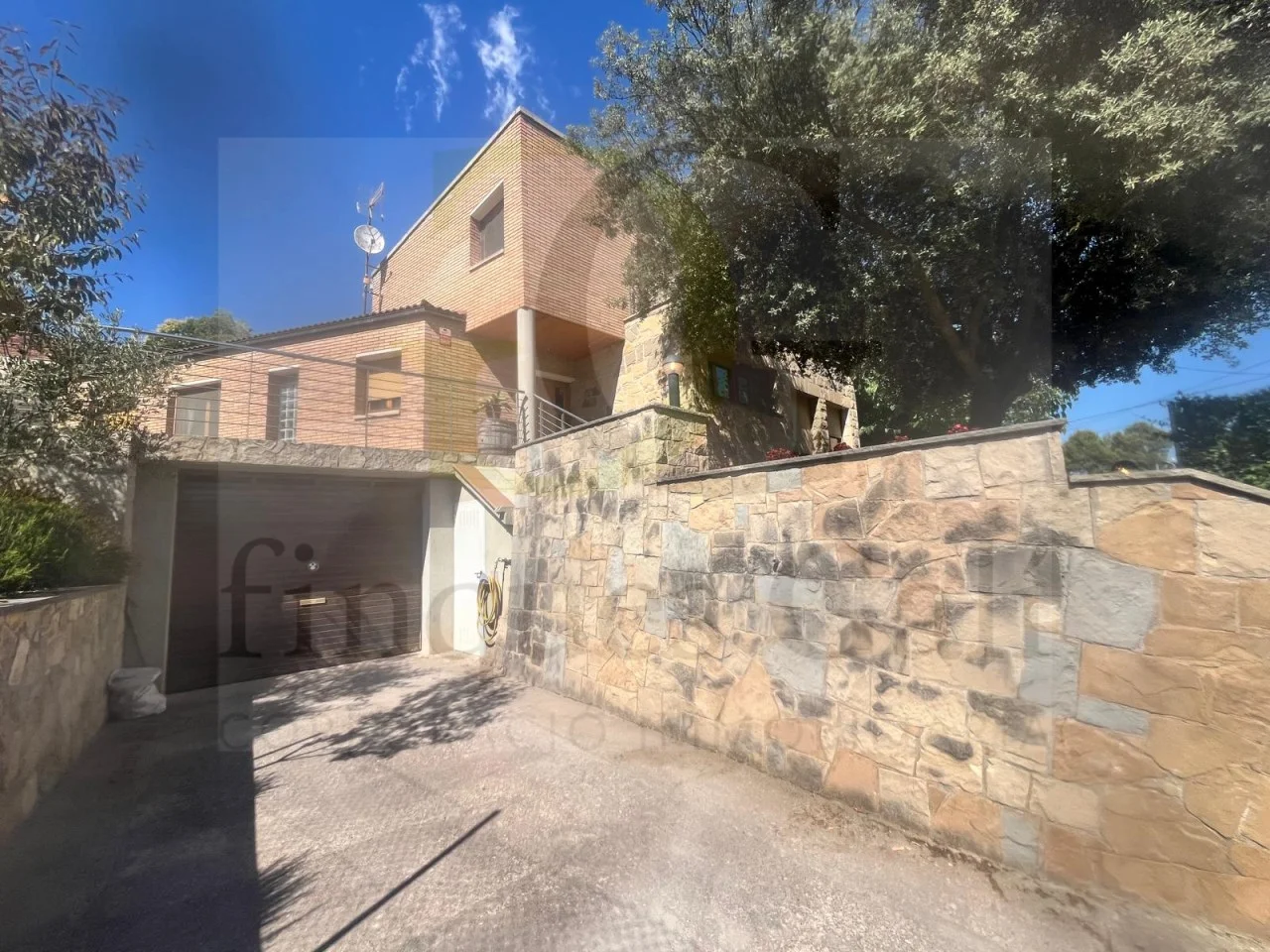 Spacious Castellnou house, 4 bedrooms