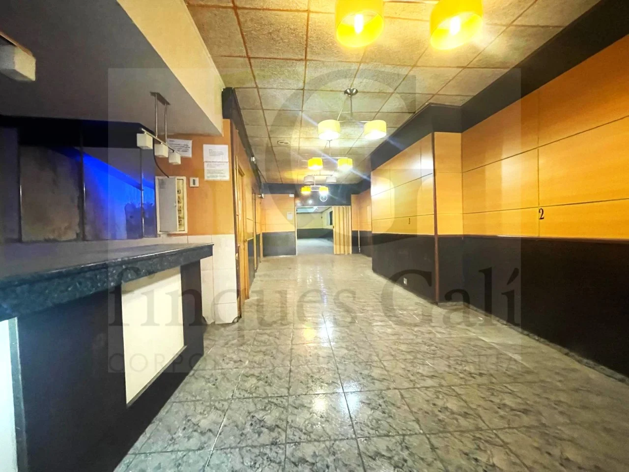 Amplio local comercial de 451 m² en Manresa