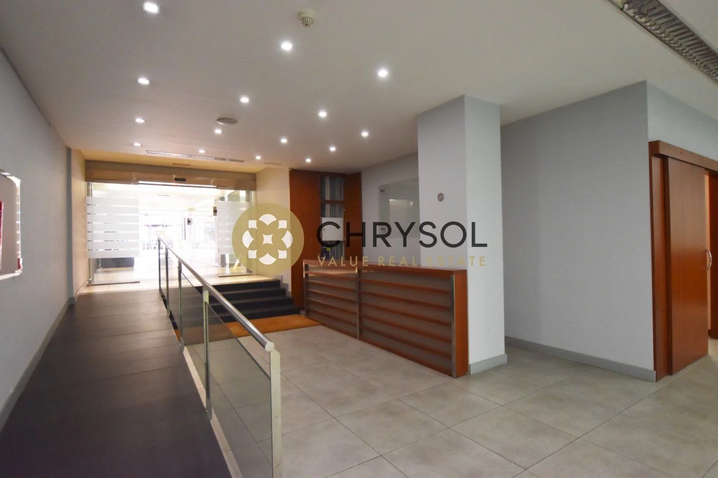 Large Barcelona office with two levels