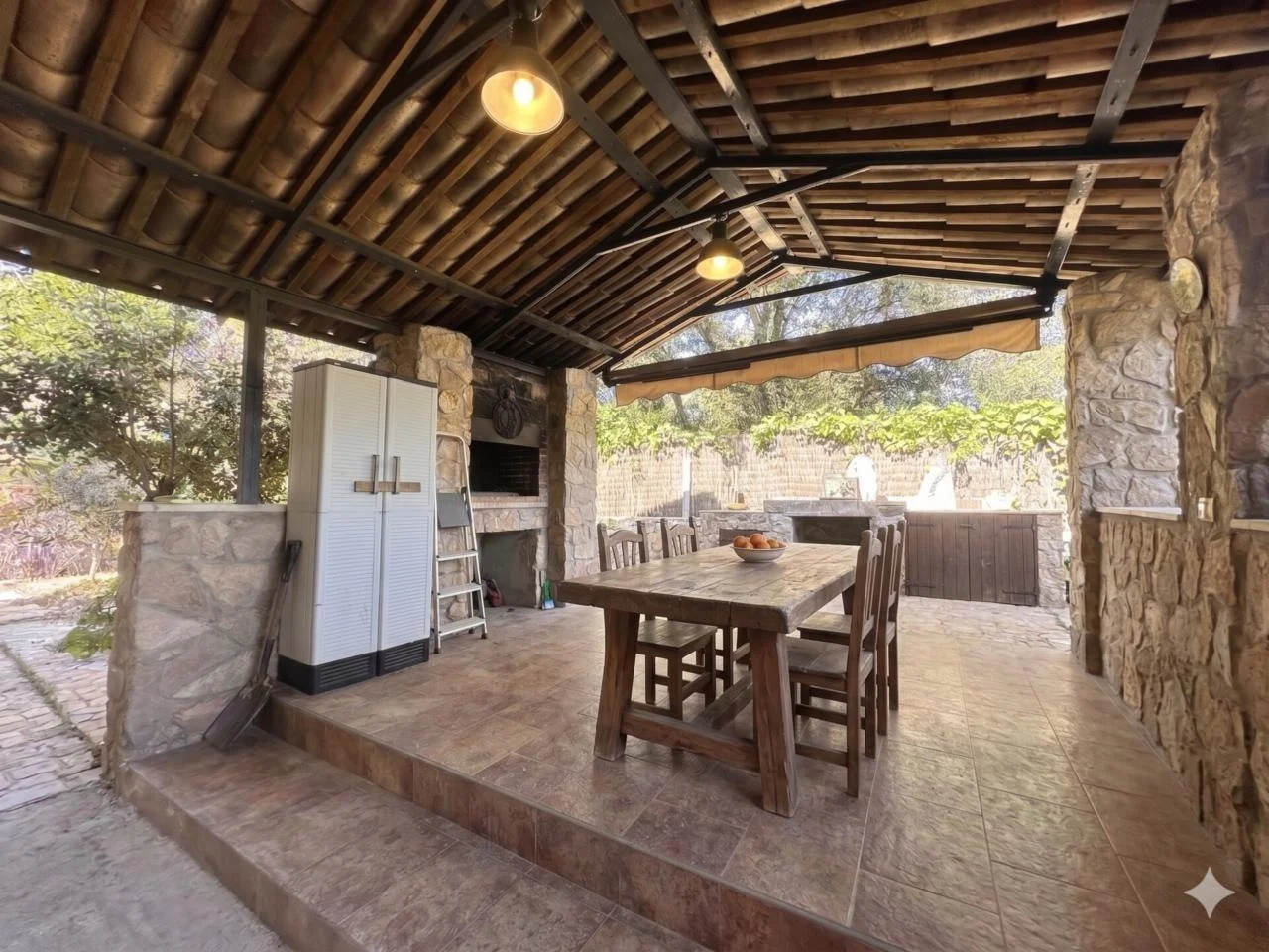 Chalet with buildable second plot