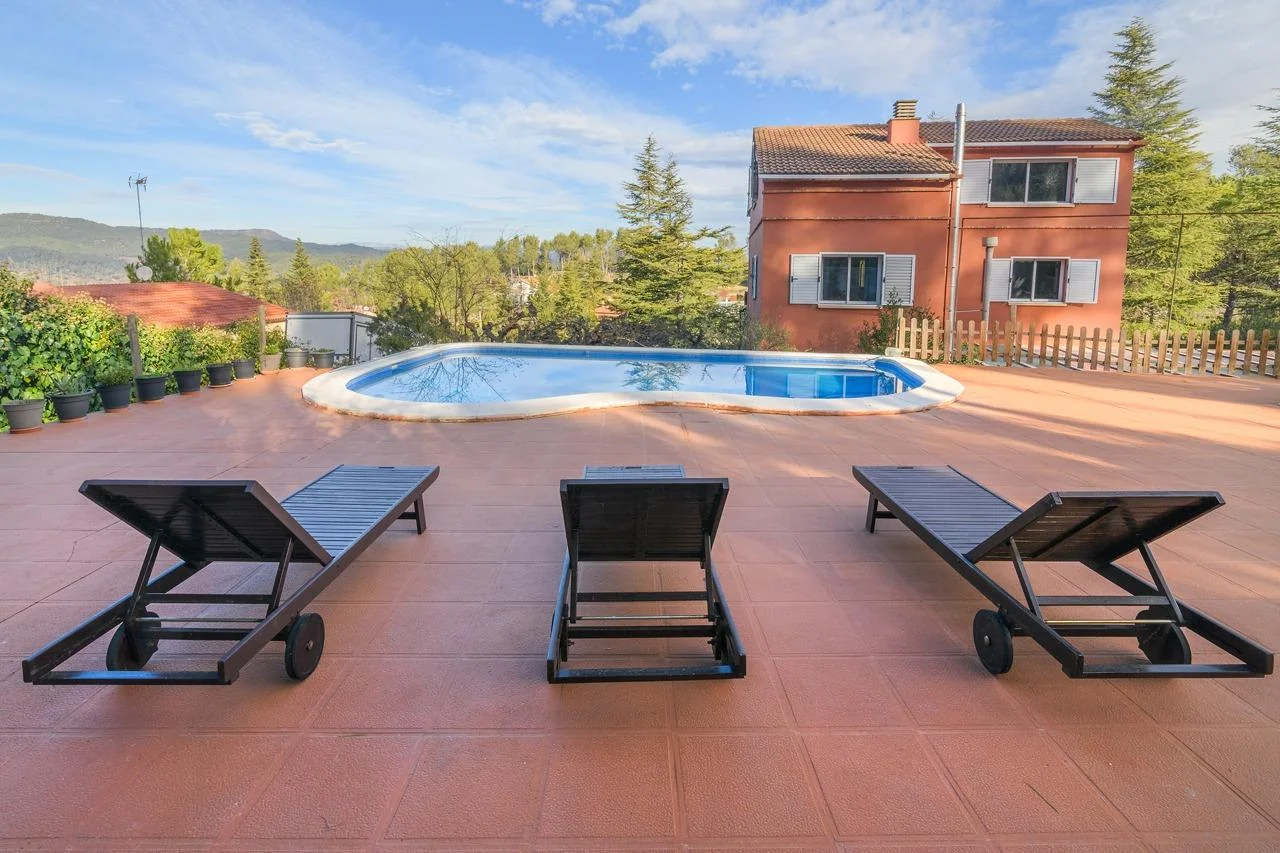 Chalet amplio con parcela y spa