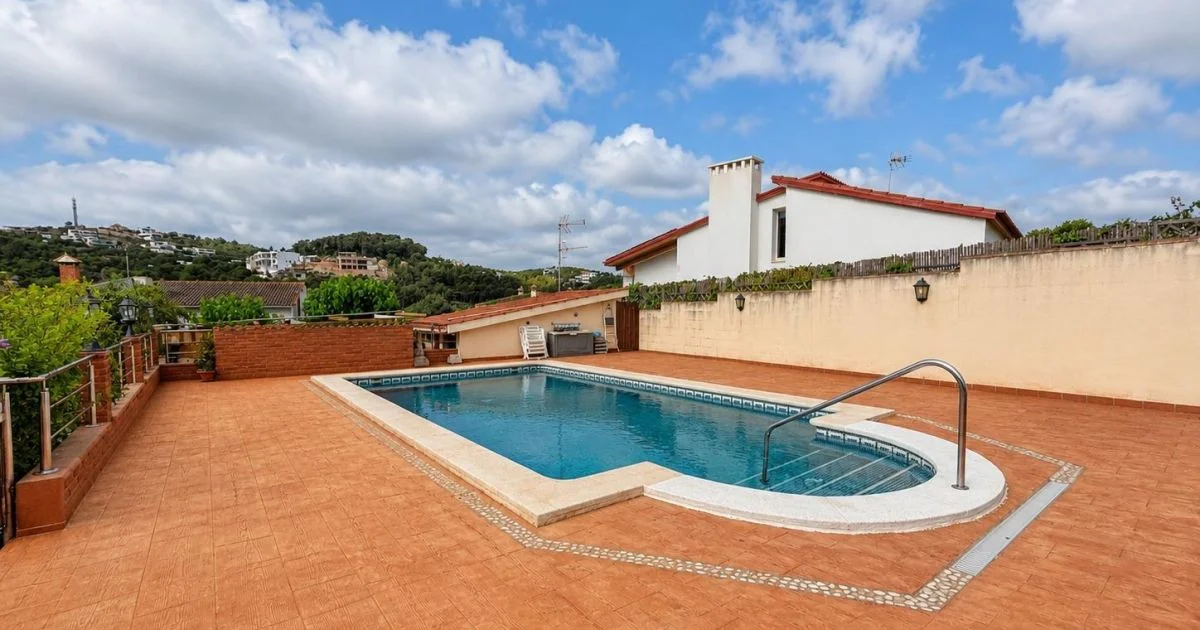 Casa independiente en Mas Alba, piscina privada
