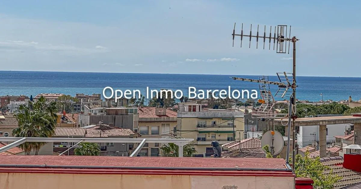 Renovated Cubelles penthouse, 120 m² terrace