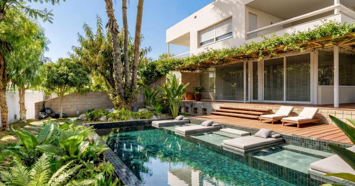 Casa de seis dormitorios con jardín cerca de Sitges