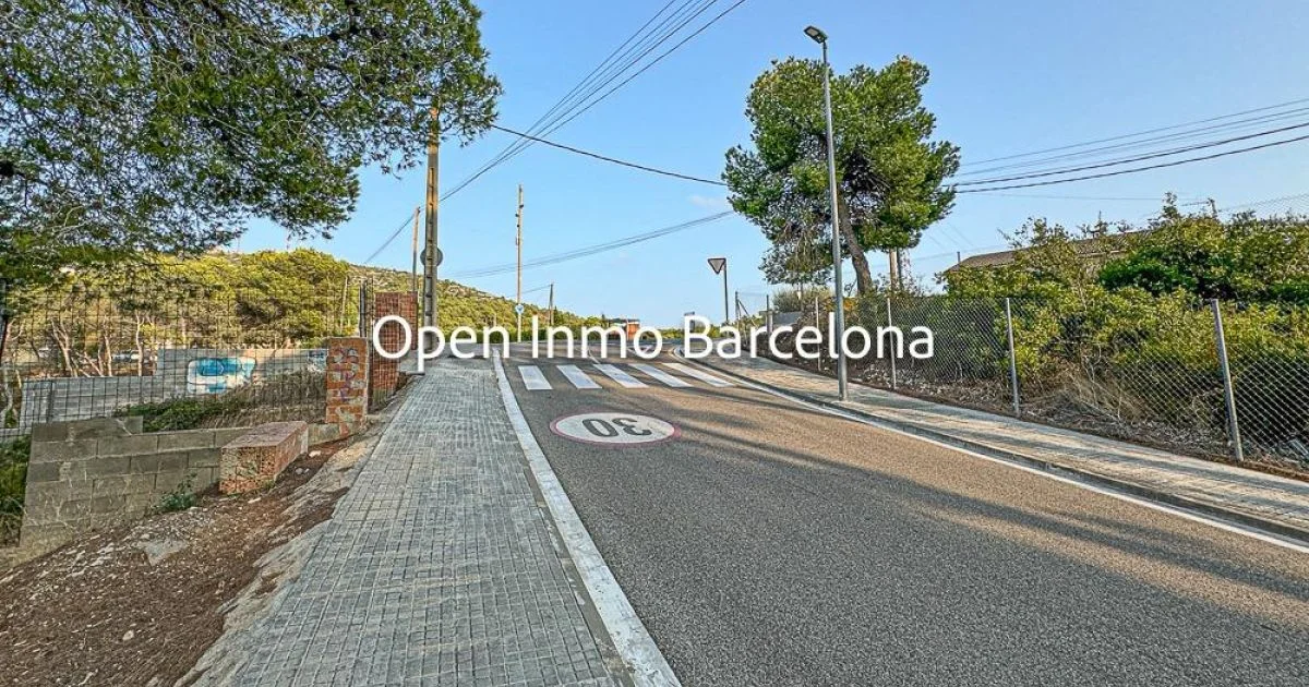 Parcela urbanizada en Canyelles cerca de Sitges