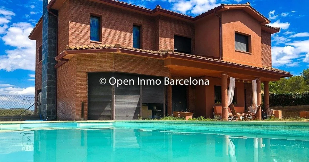 Casa de cuatro dormitorios con piscina