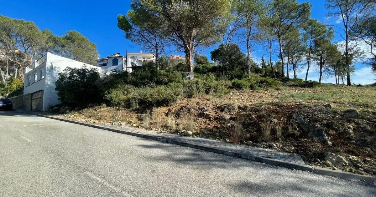 Parcela urbana en Olivella, 759 m², suministros