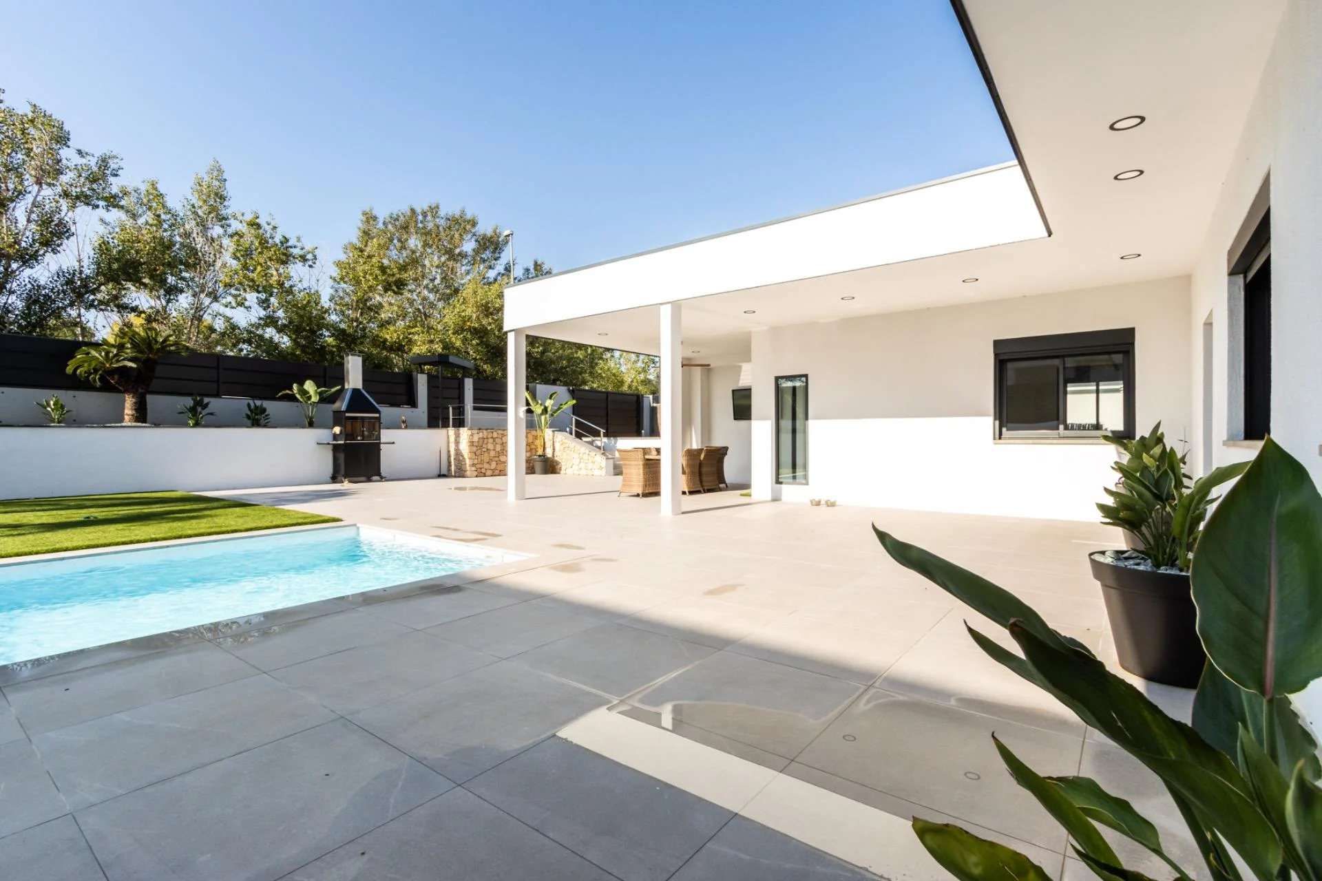 Casa de diseño eficiente, 145 m², piscina