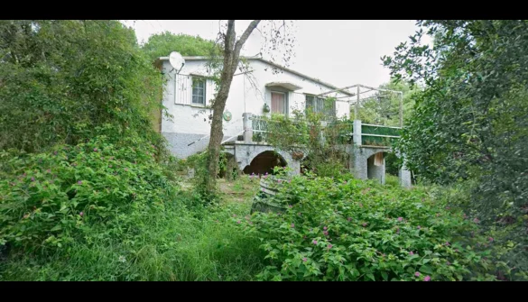 Bank-owned chalet with expansive plot