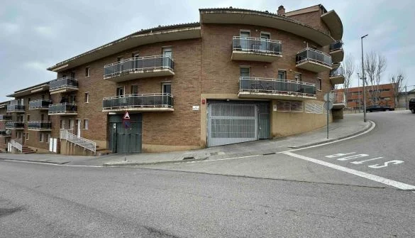 Plaza de parking en Castellbisbal con ascensor