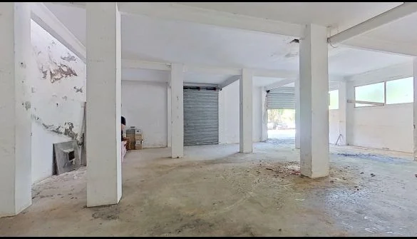 Local industrial con 145 m² construidos
