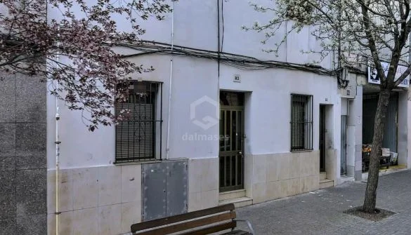 Bank-owned Terrassa flat to renovate