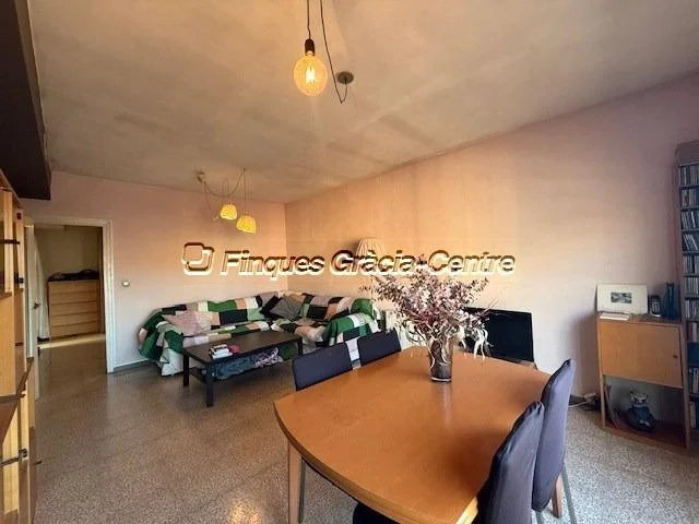 Spacious Eixample flat, 124 m², four bedrooms