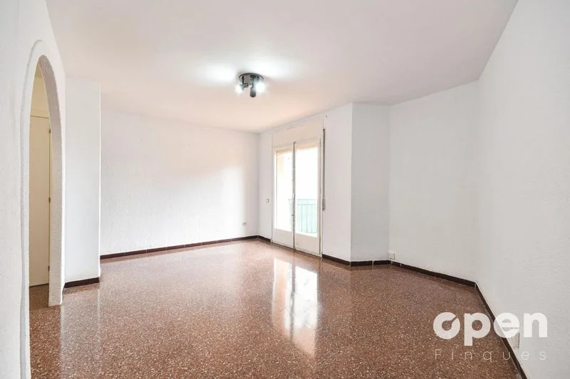 South-facing Sant Pere flat, 3 bedrooms