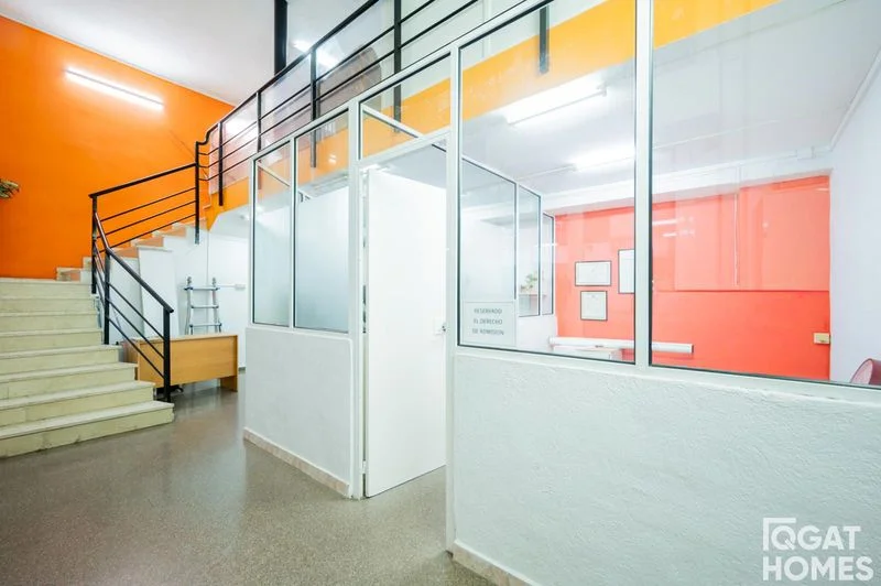 Local comercial en Les Corts, 220 m²