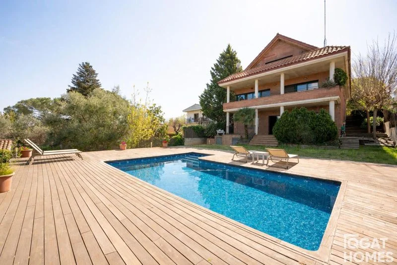 Independent chalet in Valldoreix, 598 m²